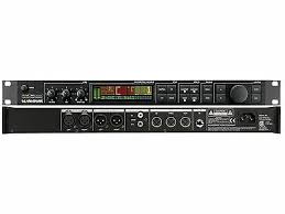   M-ONE ET   TC ELECTRONIC