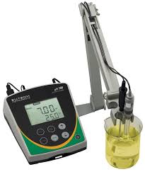   700   EUTECH INSTRUMENTS