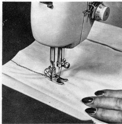 BORLETTI 1101 AUTOMATIQUE - Point zig-zag simple - 1