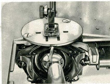 BORLETTI 1101 AUTOMATIQUE - 2/C Introduction de la capsule dans la navette. - 2