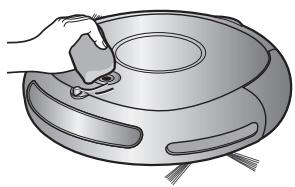 SAMSUNG NAVIBOT SR 8857 - Vous devez éteindre le bouton de mise sous tension situé sous l'unité principale avant de la nettoyer. - 2