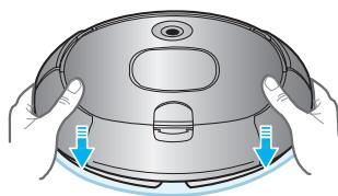 SAMSUNG SR8895 NAVIBOT SILENCIO - Se o suporte da mopa não ficar totalmente encaixado, este pode soltar-se durante a limpeza. - 5