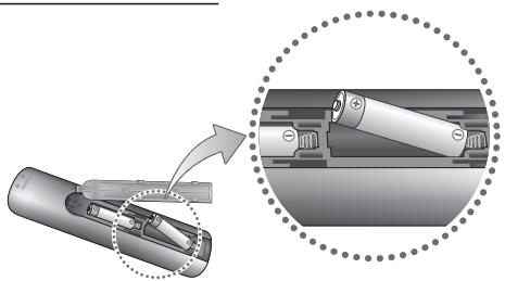 SAMSUNG BD F7500 - Installing batteries - 1