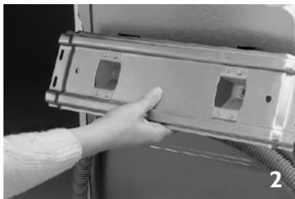 WHIRLPOOL AWE 6215 - Retirez le bridage de transport - 2