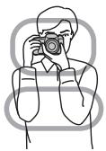 SONY SLT-A57 - Stabilizzare la parte superiore del corpo e assumere una posizione che eviti il movimento della fotocamera. - 2