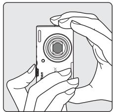NIKON COOLPIX S6500 - Maintenez fermement l'appareil photo. - 2