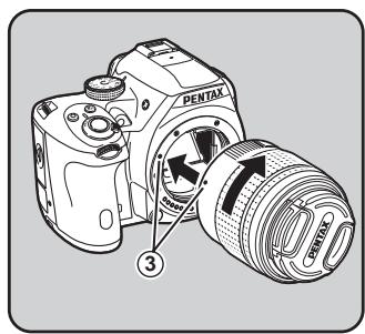 PENTAX K50 - Retirez le bouchon de boîtier (1) et le cache de la monture de l'objet (2). - 2