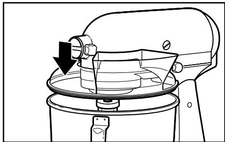 KITCHENAID ARTISAN 5KSM150PSECL - Positionner/retirer le couvercle verseur/protecteur* - 2
