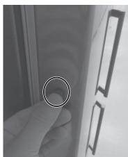 SAMSUNG RB37J5025SA - Démontage de la porte du réfrigérateur - 29