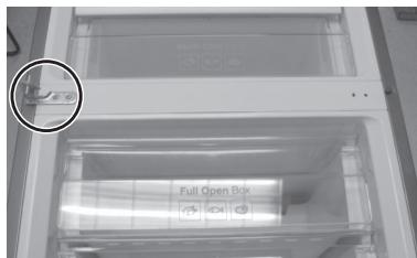 SAMSUNG RB37J5025SA - Démontage de la porte du réfrigérateur - 36