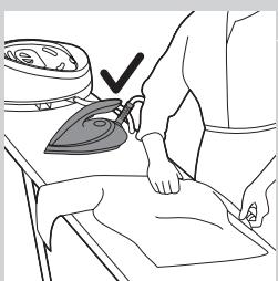 PHILIPS GC7641/30 PERFECTCARE PURE - Pousar o ferro durante o engomar - 1