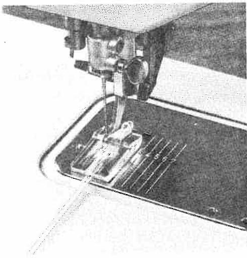 PFAFF 1222 - Sewing buttonholes - 3