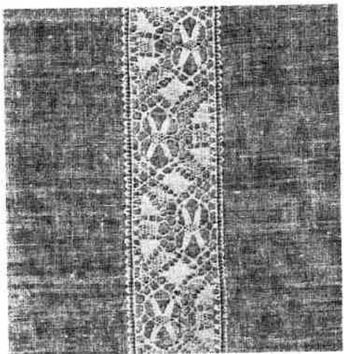 PFAFF 1222 - Inserting lace - 2