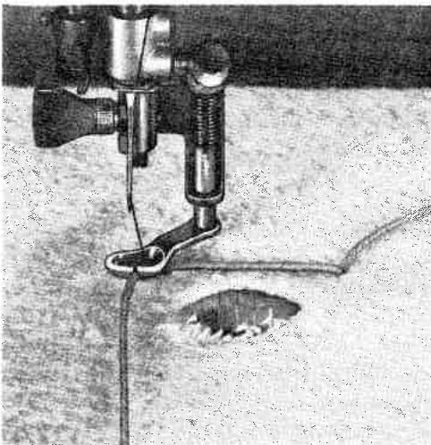 PFAFF 1222 - Darning with wool thread - 3