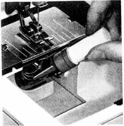 PFAFF 1222 - Your Pfaff needs very little attention - 1