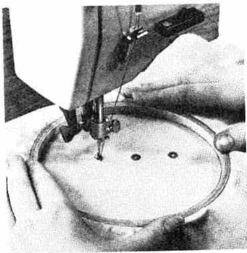 PFAFF 1222 - Eyelet embroidery - 3