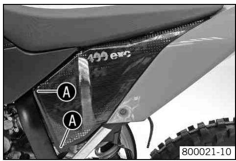 KTM 530 XC-W USA - Déposer le couvercle de boîtier de filtre à air - 1