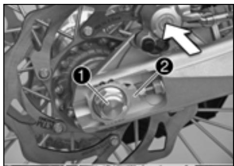 KTM 530 XCR-W ZA - Démonter la roue arrête - 1