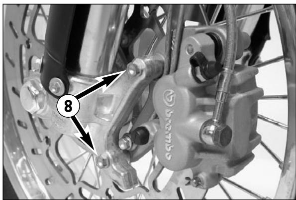 KTM 640 LC4 - Vérification des plaquettes de frein à l'arrête - 6