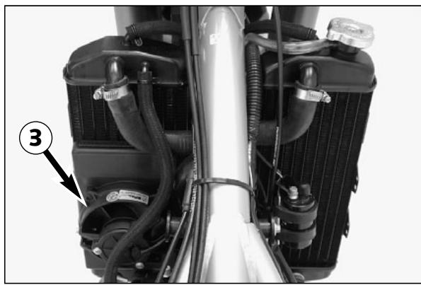 KTM 640 LC4 - Remplacement de l'ampule du feu de position - 3
