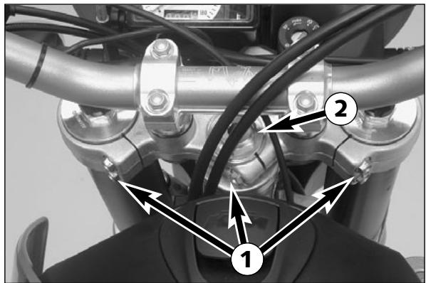 KTM 640 LC4 - Démontage de la selle - 2
