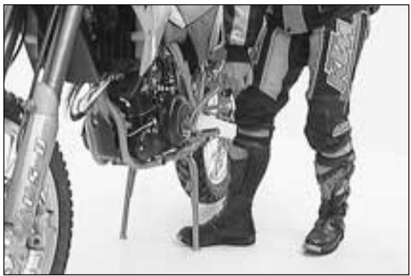 KTM 640 LC4-E - Arrêt et béquillage - 1