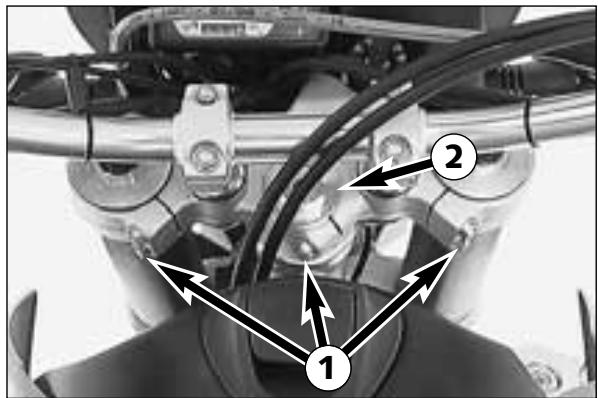 KTM 640 LC4-E - Démontage de la selle - 2