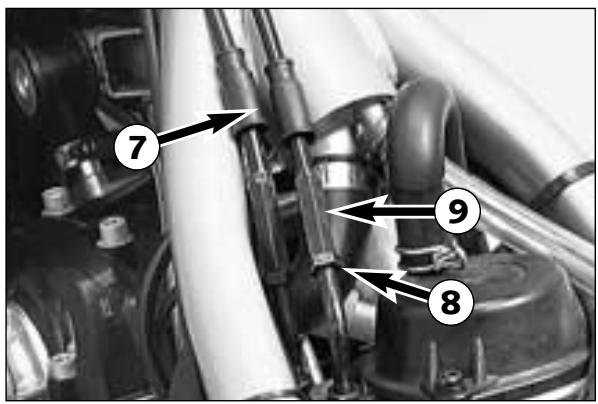 KTM 640 LC4-E - Réglage du câble de gaz (400 LC4)* - 1