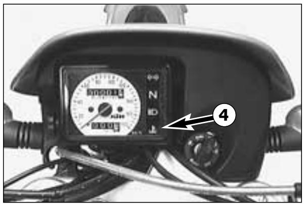 KTM 640 LC4-E - Remplacement de l'ampoule du feu de position - 4
