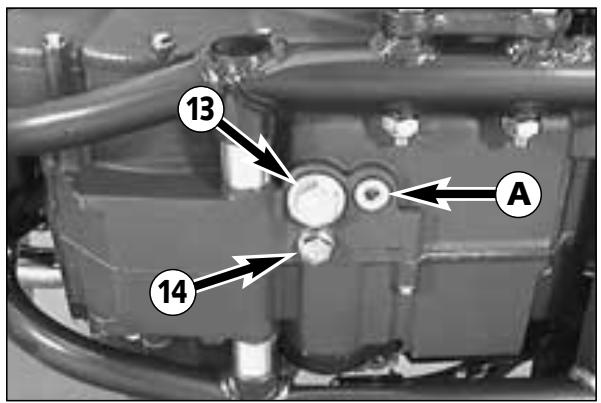 KTM 640 LC4-E - Vérification du niveau d'huile - 2