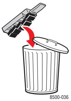 XEROX PHASER 8500 - Retrait du bac à déchets et du kit de maintenance - 4