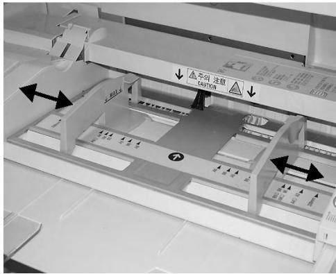 XEROX 4112 - Mise en place des supports dans le magasin 5 (départ manuel) - 2