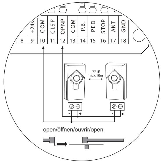 CHAMBERLAIN CB224 - Spanning: 12/24 volt AC/DC. - 2
