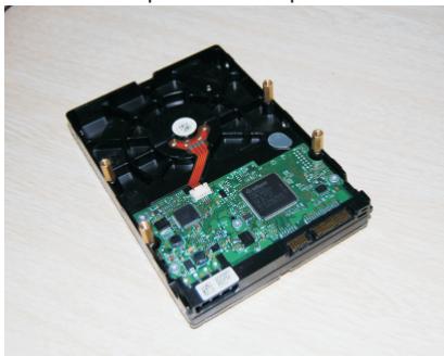 PEEKTON PEEKBOX 22 - Installation du disque dur - 1