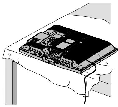 FUNAI LH7M32BB - Fixation du support - 1