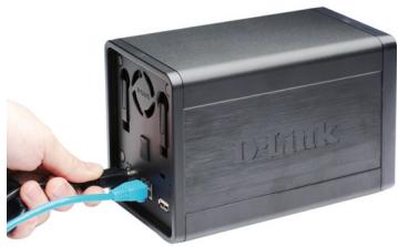 D-LINK DNS-722-4 - Branchez l'adaptateur secteur externe - 1