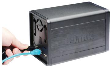 D-LINK DNS-726-4 - Acoplar el suministro externo de energia - 1