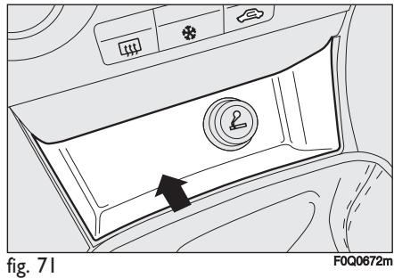 FIAT BRAVO 2007 - CENDRIER (lorsqu'il est prévu) - 2