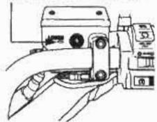 DAELIM DAYSTAR VL125 - GARDEZ HORS DE PORTEE DES ENFANTS - 1