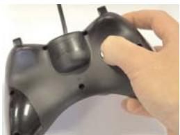 SAITEK CYBORG RUMBLE PAD - Intervertir la position de la croix directionnelle et du stick gauche - 1