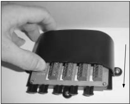 NAVMAN NAVBUS - 4-3 Installation du capot de protection - 1