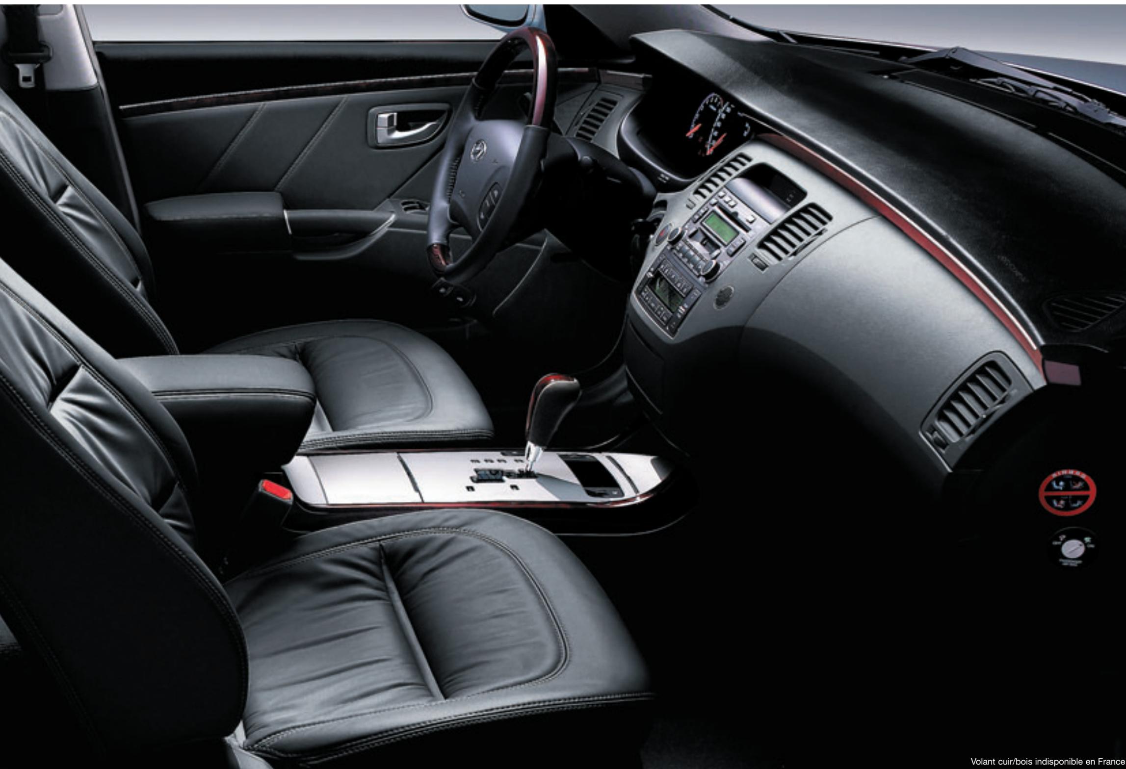 HYUNDAI AZERA - Charismatiquequelque soit l'angle. - 6