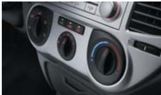 HYUNDAI I20 - Commandes au volant - 1
