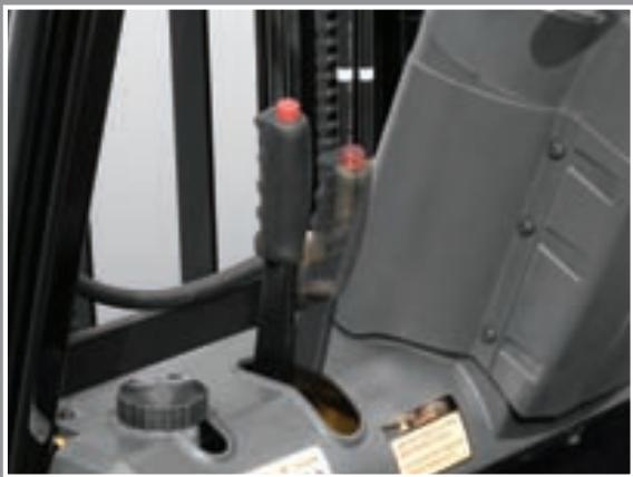 HYUNDAI 15D-7E - Frein de stationnement - 1