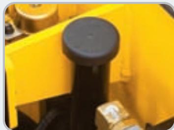 HYUNDAI 22B-7 - Remplacement aisé de la batterie - 4