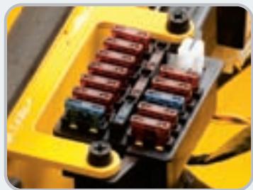 HYUNDAI 35B-7 - Maintenance aïssé - 4