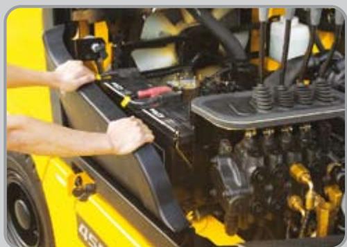 HYUNDAI 35DS-7E - Changement aisé du filtré à air - 1