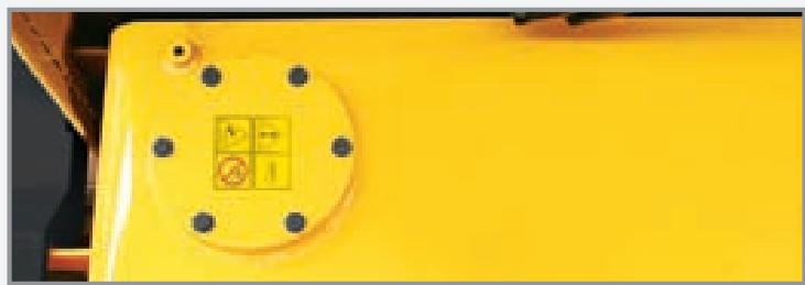 HYUNDAI HL730-7A - Orifice de vidange distant - 2
