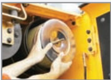 HYUNDAI HL740-7A - Opérations de graissage accessibles - 2