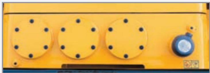 HYUNDAI HL780-7A - Orifice de vidange distant - 2